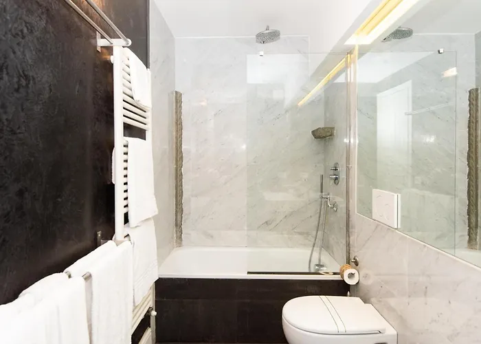 Lucrezia By Prestige * Firenze